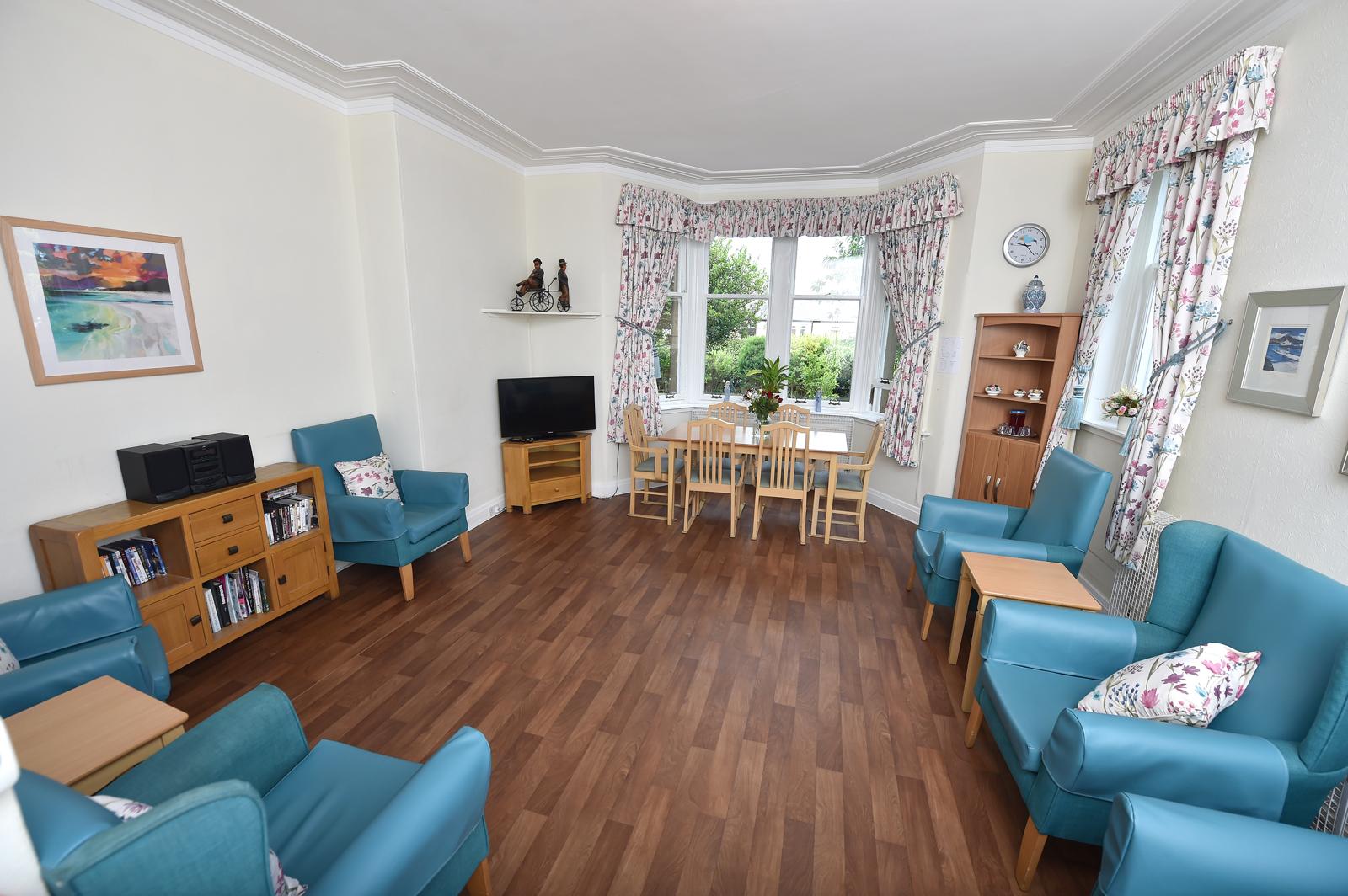 Gallery image of another lounge view with residents